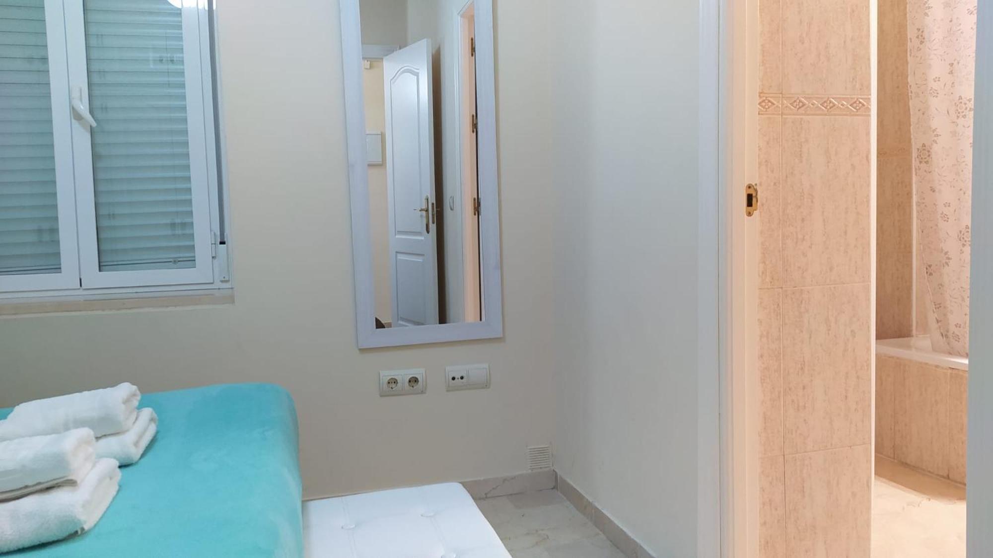 Bonito Piso En Calle Antolinez Sevilla Kültér fotó